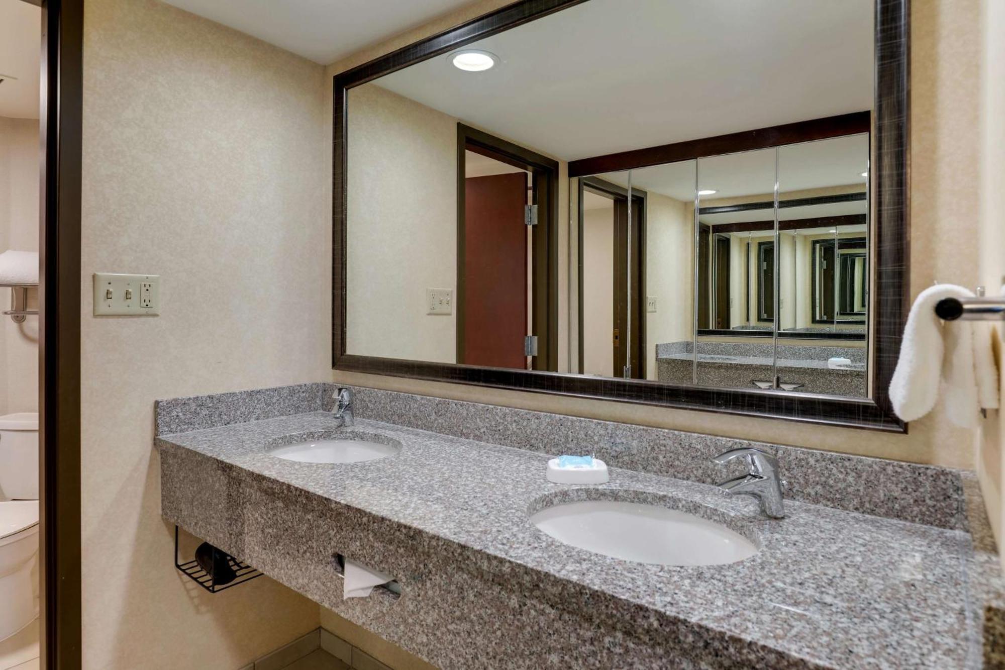 Drury & Atlanta Hotel 3*